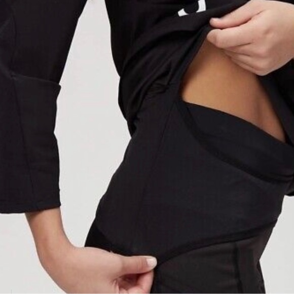 POC - Wome’s Resistance 3/4 Jersey  - Size: Small - Uranium Black. - Picture 2 of 6